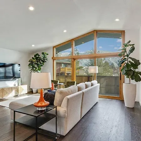 Villa Mountain Views And Access! 4Br 3.5Ba